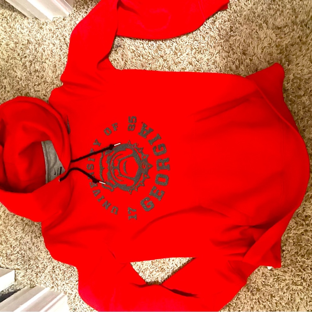 Georgia bulldog hoodie.
